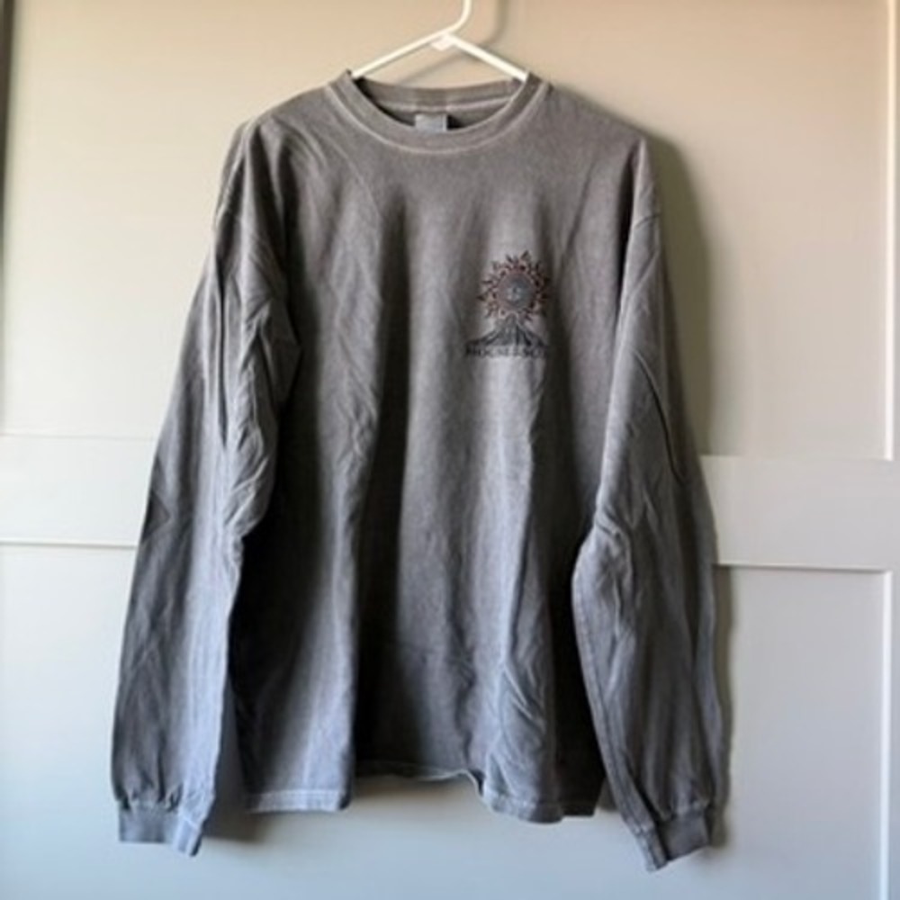 Crazy Shirts Hawaii Mens L Gray House of the Sun Maui Long Sleeve Graphic Tee